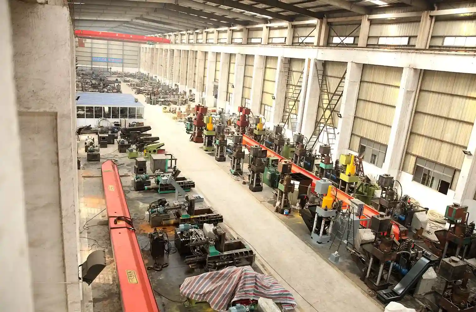 Automated production line for hydraulic briquetting machines